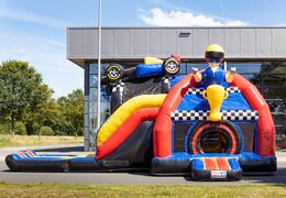 Commandez château gonflable mutliplay super gonflable sur le thème de la formule 1 avec toboggan pour enfants