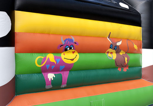 Achetez un super château gonflable recouvert d'un thème de vache pour les enfants. Commandez des châteaux gonflables chez JB Gonflables France en ligne