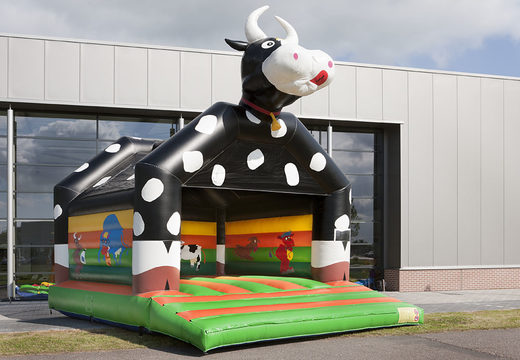 Achetez Super château gonflable de vache avec des animations joyeuses pour les enfants. Commandez des châteaux gonflables en ligne chez JB Gonflables France