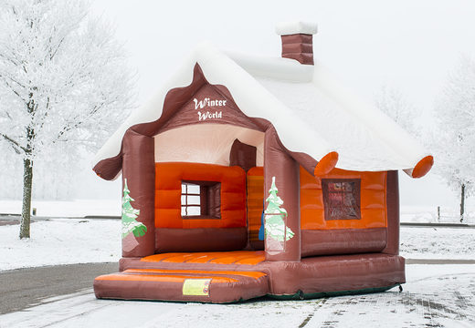 Château gonflable Skihut Winterworld avec une cheminée 3D au sommet pour les enfants. Achetez des châteaux gonflables en ligne chez JB Gonflables France
