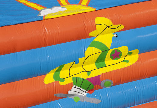 Achetez un super château gonflable recouvert d'un avion à thème pour les enfants. Commandez des châteaux gonflables en ligne chez JB Gonflables France