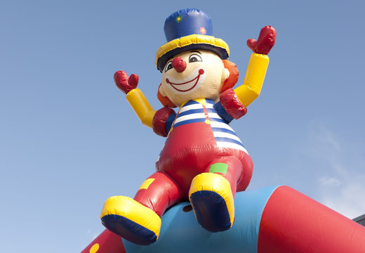 Château gonflable sur le thème du clown à vendre pour les enfants. Commandez des châteaux gonflables en ligne chez JB Gonflables France