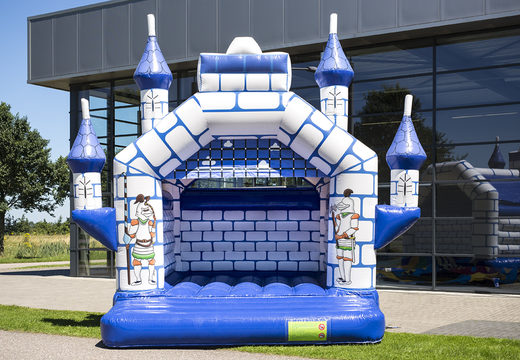 Commandez des château gonflable standard en bleu avec un thème de chevalier pour les enfants. Achetez des châteaux gonflables en ligne chez JB Gonflables France