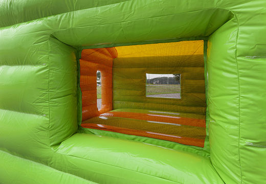 Commandez une château gonflable couverte maxi multifun sur le thème de la jungle avec un toboggan pour les enfants. Achetez des châteaux gonflables en ligne chezJB Gonflables France