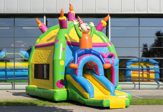 Achetez le château gonflable Maxifun super party pour enfants chez JB Gonflables France. Commandez des châteaux gonflables en ligne chez JB Gonflables France