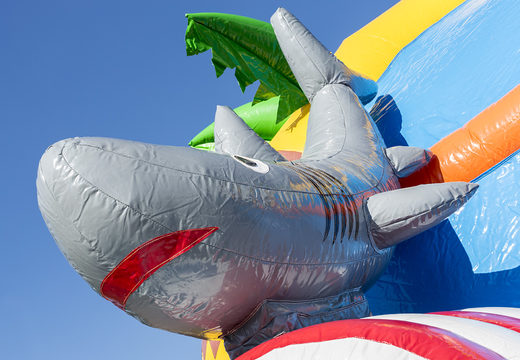 Achetez un château gonflable maxifun avec toit sur le thème des requins pour enfants chez JB Gonflables France. Commandez des châteaux gonflables en ligne chez JB Gonflables France