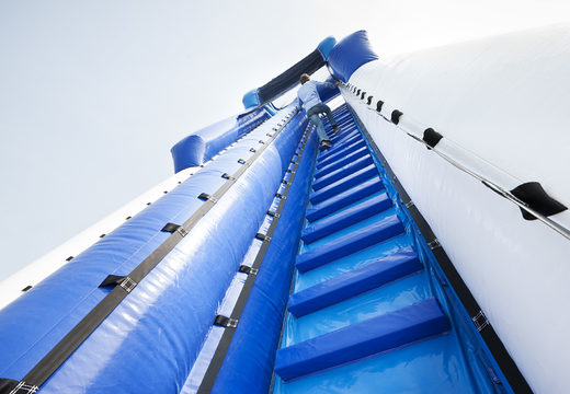 Obtenez votre toboggan gonflable monstre gonflable de 11 mètres de haut et 53 mètres de long avec un double escalier pour les enfants. Commandez maintenant des toboggans gonflables en ligne chez JB Gonflables France