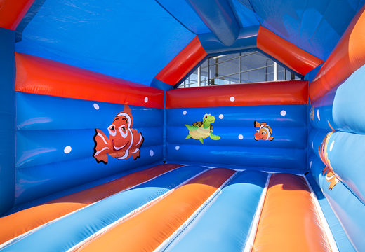 Achetez des château gonflable de fête standard dans des couleurs vives avec un grand objet de poisson-clown 3D sur le dessus pour les enfants. Achetez des châteaux gonflables en ligne chez JB Gonflables France