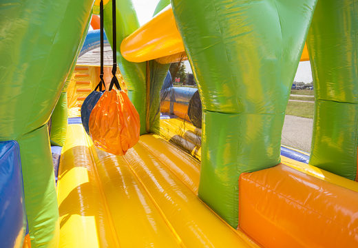 Achetez un méga parcours d'obstacles de 27 mètres aux couleurs gaies pour les enfants. Commandez des parcours d'obstacles gonflables chez JB Gonflables France