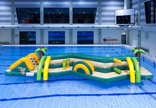 Achetez un parcours d'obstacles gonflable double Zig Zag unique sur le thème de la jungle pour petits et grands. Commandez des jeux de piscine gonflables maintenant en ligne chez JB Gonflables France