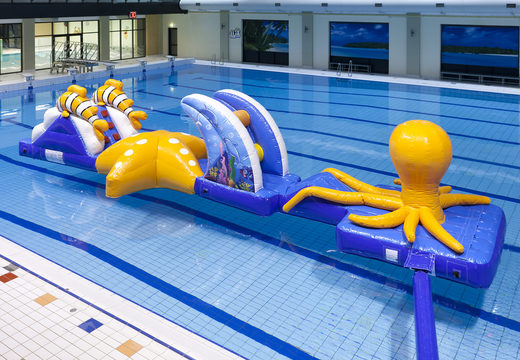 Parcours d'obstacles gonflables du monde sous-marin avec des objets 3D amusants pour petits et grands à acheter. Commandez des attractions aquatiques gonflables maintenant en ligne chez JB Gonflables France