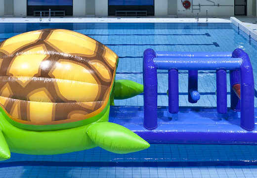 Commandez une course d'obstacles gonflable unique sur le thème des tortues avec des objets d'obstacles stimulants pour petits et grands. Achetez des attractions aquatiques gonflables en ligne maintenant chez JB Gonflables France