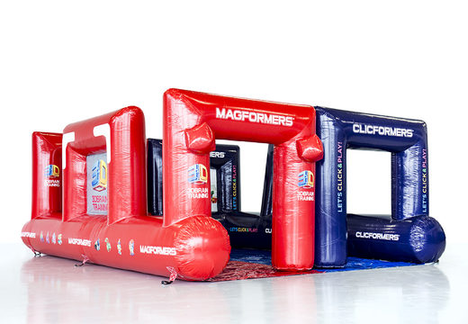 Achetez un embarquement de football Magformers bleu rouge personnalisé pour divers événements. Commandez des embarquements de football maintenant en ligne sur JB Gonflables France