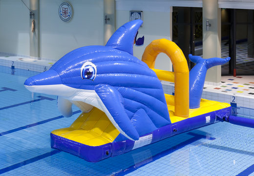 Commandez un toboggan de piscine gonflable hermétique unique sur le thème des dauphins pour petits et grands. Achetez des jeux de piscine gonflables maintenant en ligne chez JB Gonflables France