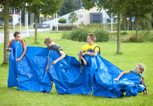 Commandez un pantalon de fête bleu pouvant accueillir 4 personnes pour les jeunes et les moins jeunes. Achetez des articles gonflables en ligne chez JB Gonflables France