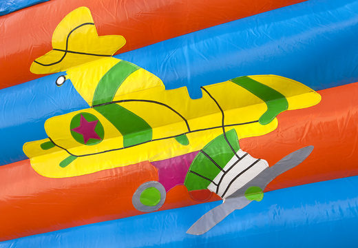 Achetez château gonflable standard aux couleurs vives avec un grand objet 3D en forme d'avion sur le dessus pour les enfants. Commandez des châteaux gonflables en ligne chez JB Gonflables France