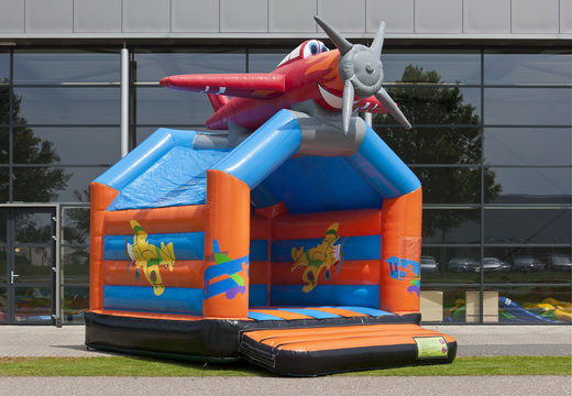Château gonflable d'avion standard à vendre dans des couleurs éclatantes avec un grand objet 3D pour les enfants sur le dessus. Achetez des châteaux gonflables d'intérieur en ligne chez JB Gonflables France