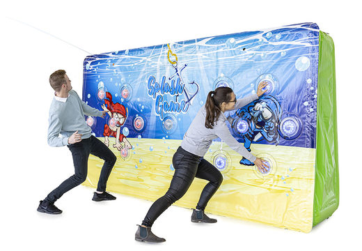 Achetez le thème sous-marin gonflable IPS Splash Wall - photo d'action avec un jet d'eau sur le dessus pour les petits et les grands. Commandez maintenant des murs gonflables IPS Splash Walls en ligne chez JB Gonflables France