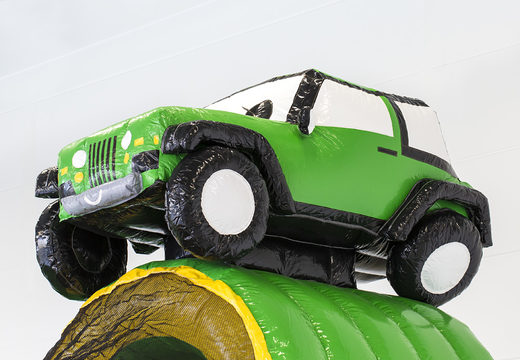 Commandez un château gonflable PKS - Jungle gonflable sur mesure avec un objet 3D d'une Jeep chez JB Gonflables France. Demandez dès maintenant un design gratuit pour châteaux gonflables personnalisés dans votre propre identité d'entreprise