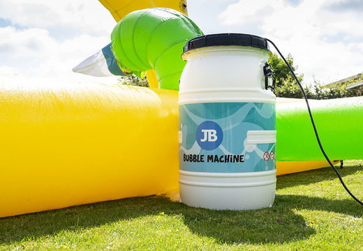 Ouvrez le parc à bulles Jungle avec un robinet en mousse à utiliser pour les enfants. Commandez des châteaux gonflables chez JB Gonflables France