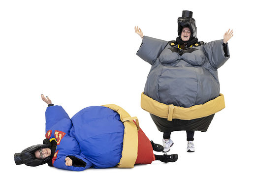 Obtenez des costumes de sumo Superman et Batman pour petits et grands en ligne. Achetez des combinaisons de sumo gonflables chez JB Gonflables France