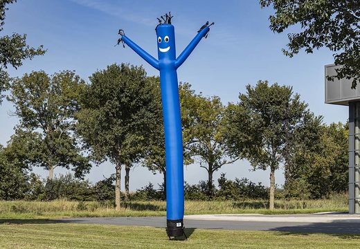 Skydancers standard de 6 ou 8 mètres en bleu clair à vendre chez JB Gonflables France. Commandez des airdancers aux couleurs et dimensions standard directement en ligne