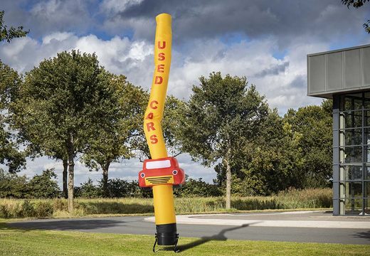 Achetez une voiture 3d airdancers de 6 m de couleur jaune en ligne chez JB Gonflables France; spécialiste des articles gonflables tels que skydancers & skytubes