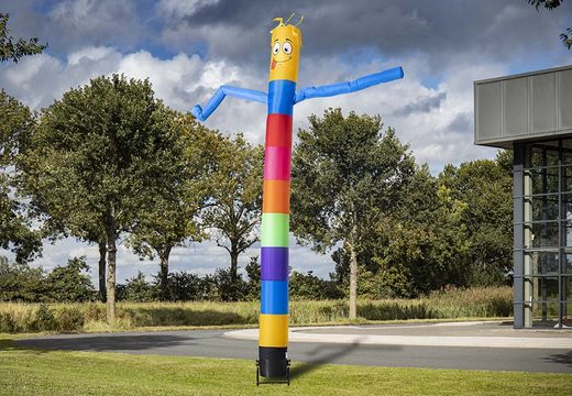 Achetez l'airdancer de 6 m de couleur arc-en-ciel horizontal en ligne chez JB Gonflables France maintenant. Tous les skydancers gonflables standard sont livrés très rapidement