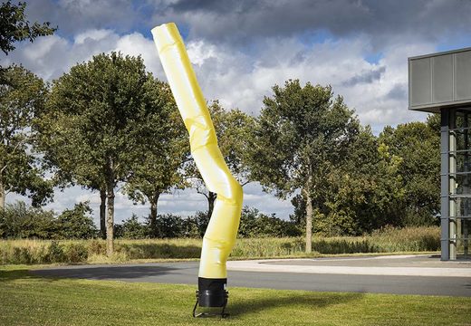 Achetez l'airdancer gonflable en vrac de 4 m de haut en jaune en ligne chez JB Gonflables France; spécialiste des skytubes gonflables & skydancers pour chaque événement