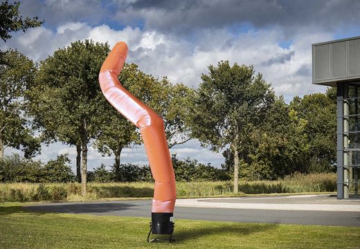 Achetez l'airdancer gonflable de 4 m de haut en vrac en orange chez JB Gonflables France. Vente des tube gonflables aux couleurs et dimensions standard directement en ligne