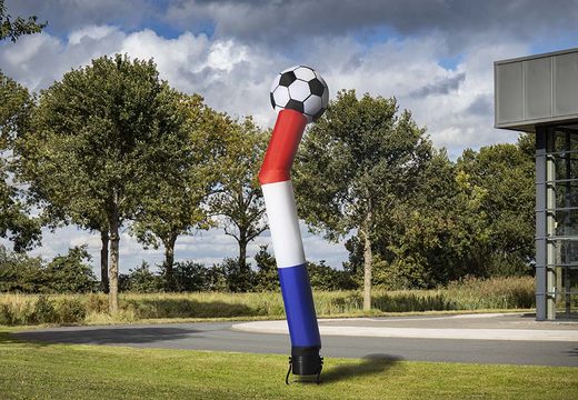 https://www.jb-gonflables.fr/sites/default/files/styles/product_images_small/public/2020-10/Skydancer%20Sports%20Soccer%20rood%20wit%20blauw%2008.001.001.053.jpg?itok=2s-71yy3