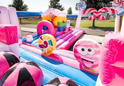 Commandez la aire de jeux gonflable World Candyland pour les enfants. Achetez des structure gonflable en ligne chez JB Gonflables France