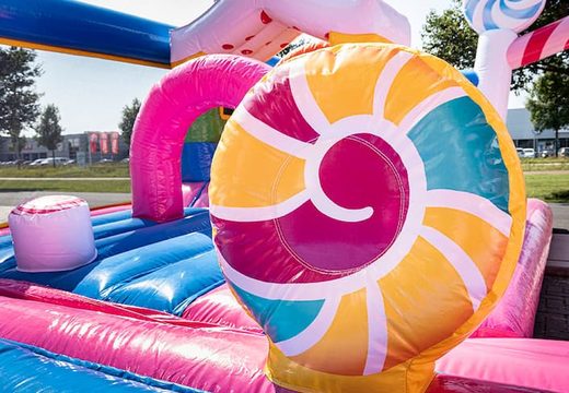 Commandez un parc gonflable coloré sur le thème Candyland pour les enfants. Achetez des aire de jeux gonflable en ligne chez JB Gonflables France