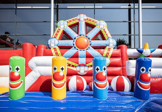 Parc gonflable de cirque avec toboggans, obstacles avec des imprimés amusants sur le thème du cirque pour les enfants. Commandez des structure gonflable en ligne chez JB Gonflables France