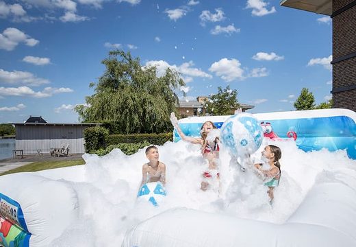 Commandez un grand château gonflable de parc d'embarquement à bulles ouvert avec de la mousse dans le thème Seaworld pour les enfants. Acheter un châteaux gonflable en ligne chez JB Gonflables France