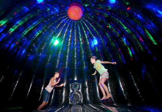 Château gonflable disco standard de 4 m sur le thème disco à commander pour les enfants. Achetez des château gonflable avec musique en forme de dôme en ligne chez JB Gonflables France