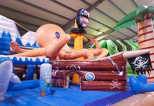 Commandez le parc gonflable Giga avec 8 toboggans, 2 tours d'escalade, des animaux gonflables en 3D, des obstacles amusants et des parcours d'obstacles pour les enfants. Achetez des structure gonflables en ligne chez JB Gonflables France