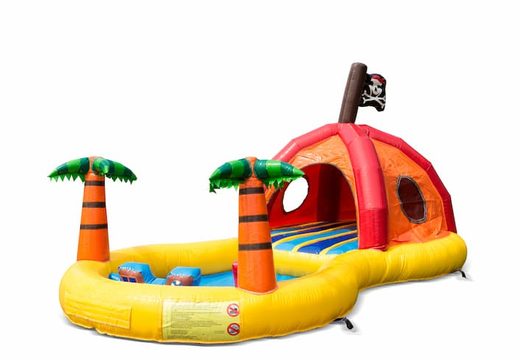 Achetez un grand playzone gonflable amusant semi-ouvert avec piscine sur le thème des pirates de la zone de jeu pour les enfants. Commandez des playzone gonflables en ligne chez JB Gonflables France