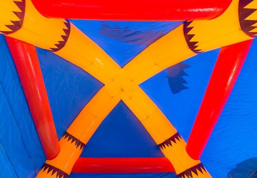 un chateau gonflable avec toit bleu orange jaune sur le thème du monde marin disponible à la vente chez JB