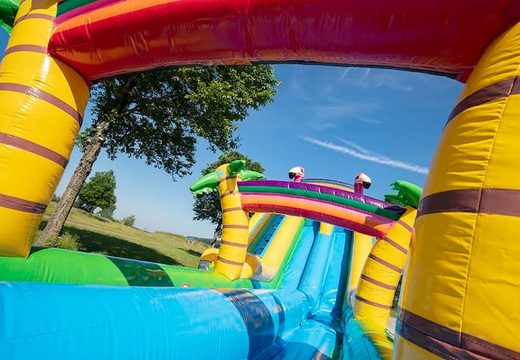 Commandez Drop & Slide Jungle château gonflable avec toboggans pour enfants. Acheter des châteaux gonflables en ligne chez JB Gonflables France