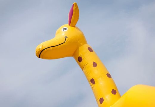 Grand château gonflable gonflable avec toit sur le thème de la girafe à acheter pour les enfants. Commandez des châteaux gonflables en ligne chez JB Gonflables France
