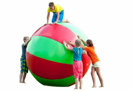 Commandez des super balles multi-usages vert-rouge de 1,5 et 2 mètres pour petits et grands. Achetez des articles gonflables en ligne chez JB Gonflables France