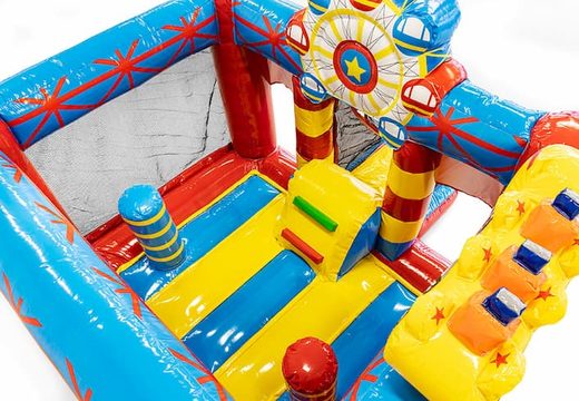 Mini château gonflable sur le thème du cirque avec toboggan à vendre pour les enfants. Commandez des mini multiplay en ligne chez JB Gonflables France