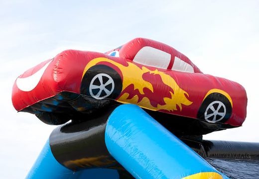 Commandez un château gonflable multifonctionnel sur le thème de la voiture avec une figure 3D saisissante en haut pour les enfants. Achetez des châteaux gonflables en ligne chez JB Gonflables France