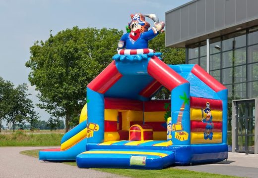 Commandez un château gonflable multifun gonflable pour enfants avec un toit, un objet pirate 3D, divers obstacles et un toboggan chez JB Gonflables France. Achetez des châteaux gonflables en ligne chez JB Gonflables France