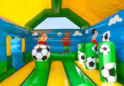 Achetez un château gonflable multifun gonflable pour enfants avec un objet 3D frappant d'un ballon de football sur le toit chez JB Gonflables France. Commandez des châteaux gonflables en ligne chez JB Gonflables France