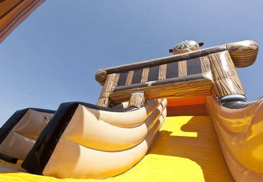 Achetez un toboggan gonflable sur le thème du bateau pirate avec des objets 3D sympas et des impressions en couleur pour les enfants. Commandez des toboggans gonflables maintenant en ligne chez JB Gonflables France
