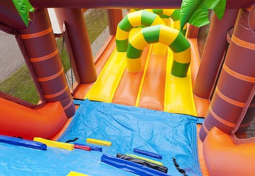 Obtenez votre parcours d'obstacles unique de 17 mètres sur le thème de la jungle avec 7 éléments de jeu et des objets colorés maintenant pour les enfants. Commandez des parcours d'obstacles gonflables chez JB Gonflables France