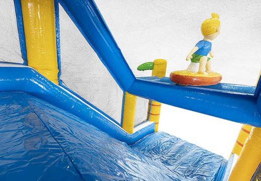 Achetez un parcours d'obstacles modulaire de 13,5 m sur le thème du surf avec des objets 3D assortis pour les enfants. Commandez des parcours d'obstacles gonflables maintenant en ligne chez JB Gonflables France