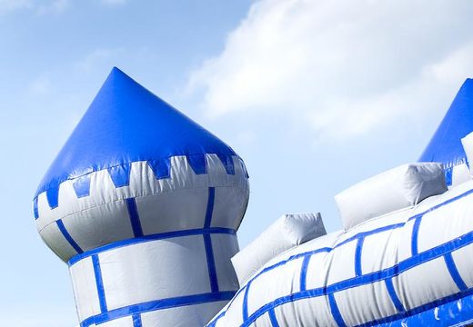 Achetez un parcours d'obstacles gonflable de 8 mètres avec des objets 3D sur le thème du château pour les enfants. Commandez des parcours d'obstacles gonflables maintenant en ligne chez JB Gonflables France